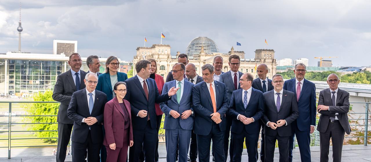 Teilnehmer der Reformgespräche im Kanzleramt