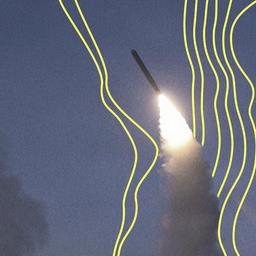 Der Kreuzer der US-Marine, USS Thomas Hudner, startet eine Tomahawk-Rakete