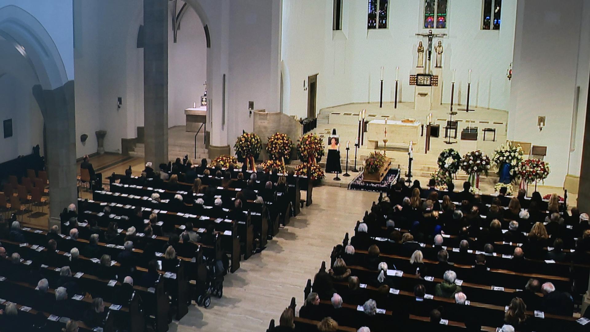 Ex-Bundestagspräsidentin Rita Süssmuth ist in Neuss beigesetzt worden