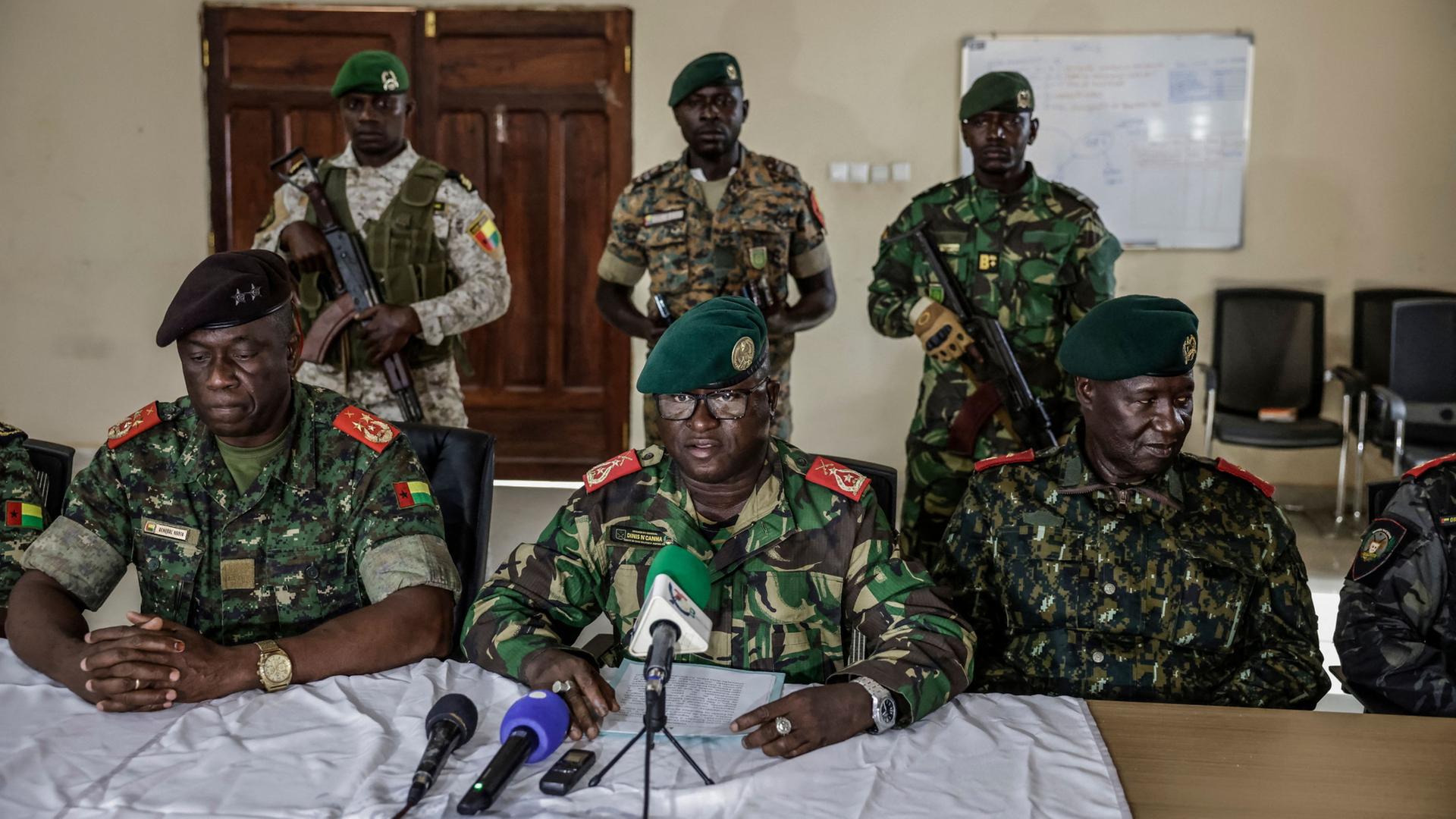 General Denis N'Canha verkündet die Machtübernahme in Guinea-Bissau | AFP