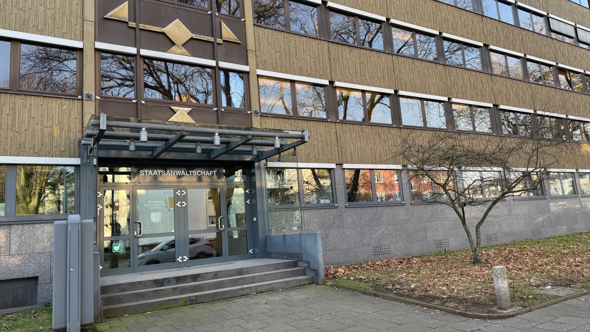 Der Eingang in das Gebäude der Staatsanwaltschaft Duisburg | WDR / Jessika Westen