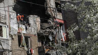 Mindestens drei Tote nach Drohneneinschlag in Wohnhaus