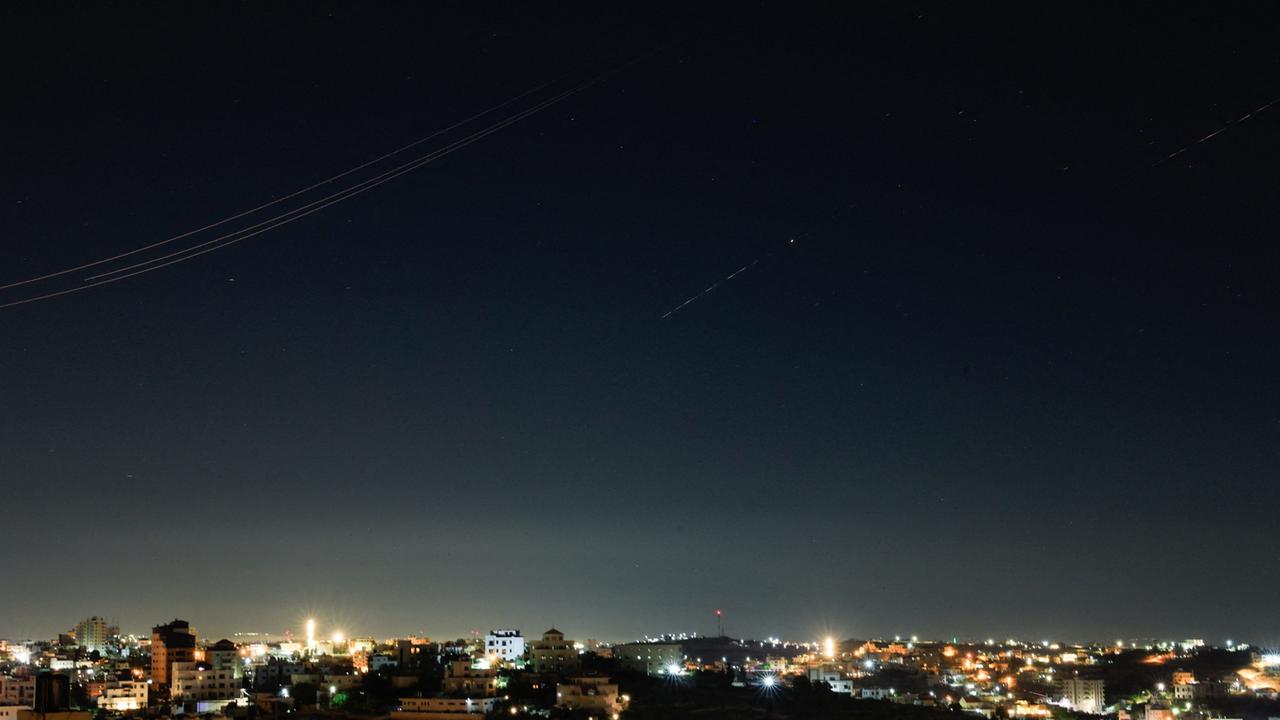 Iran feuert Raketen in Richtung Israel ab