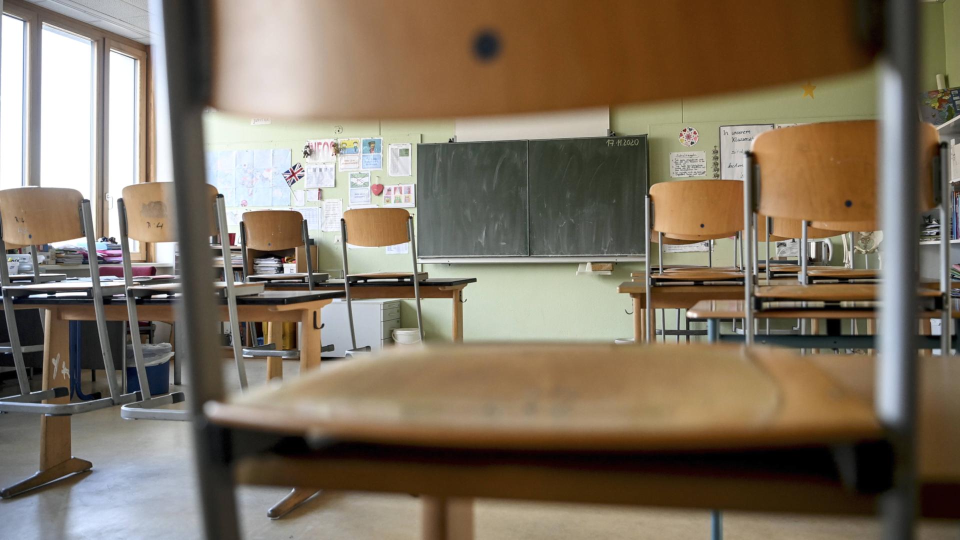 Wegen Glättegefahr: Kein Präsenzunterricht in NRW-Schulen am Montag
