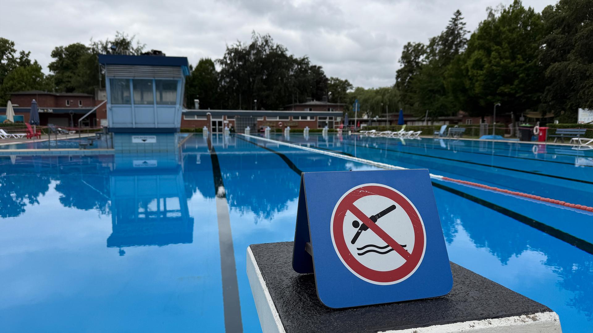 Über Hitze Wochenende geschlossen: Wann das Freibad Rheda wieder öffnet