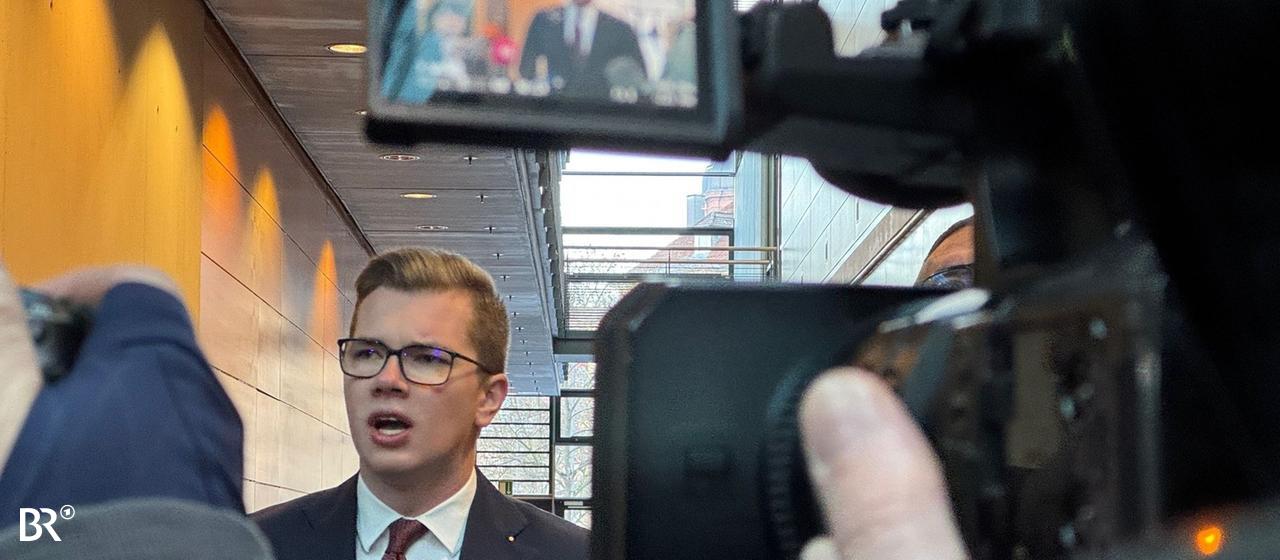 Daniel Halemba am ersten Verhandlungstag am Amtsgericht Würzburg.