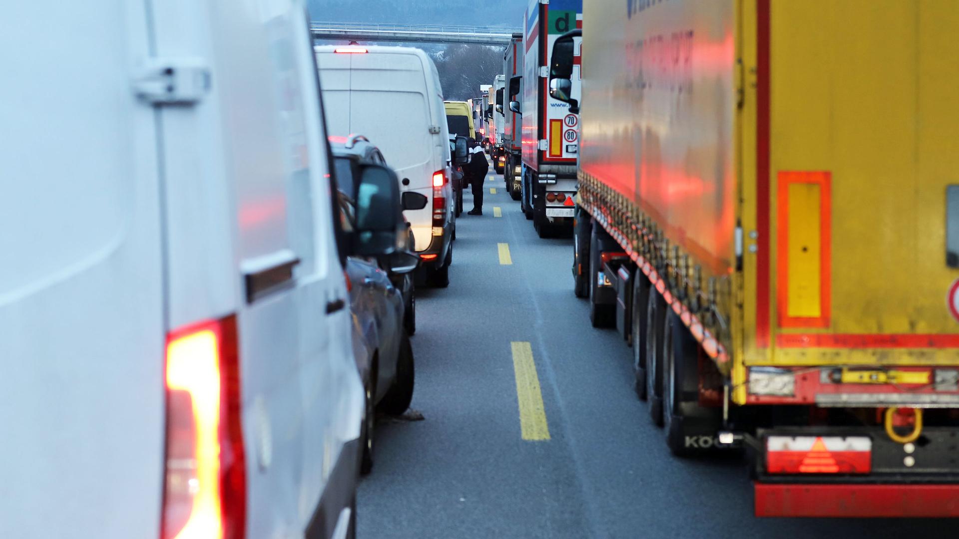Massive Verkehrsbeeinträchtigung: Bauarbeiten am Kreuz Bonn/Siegburg