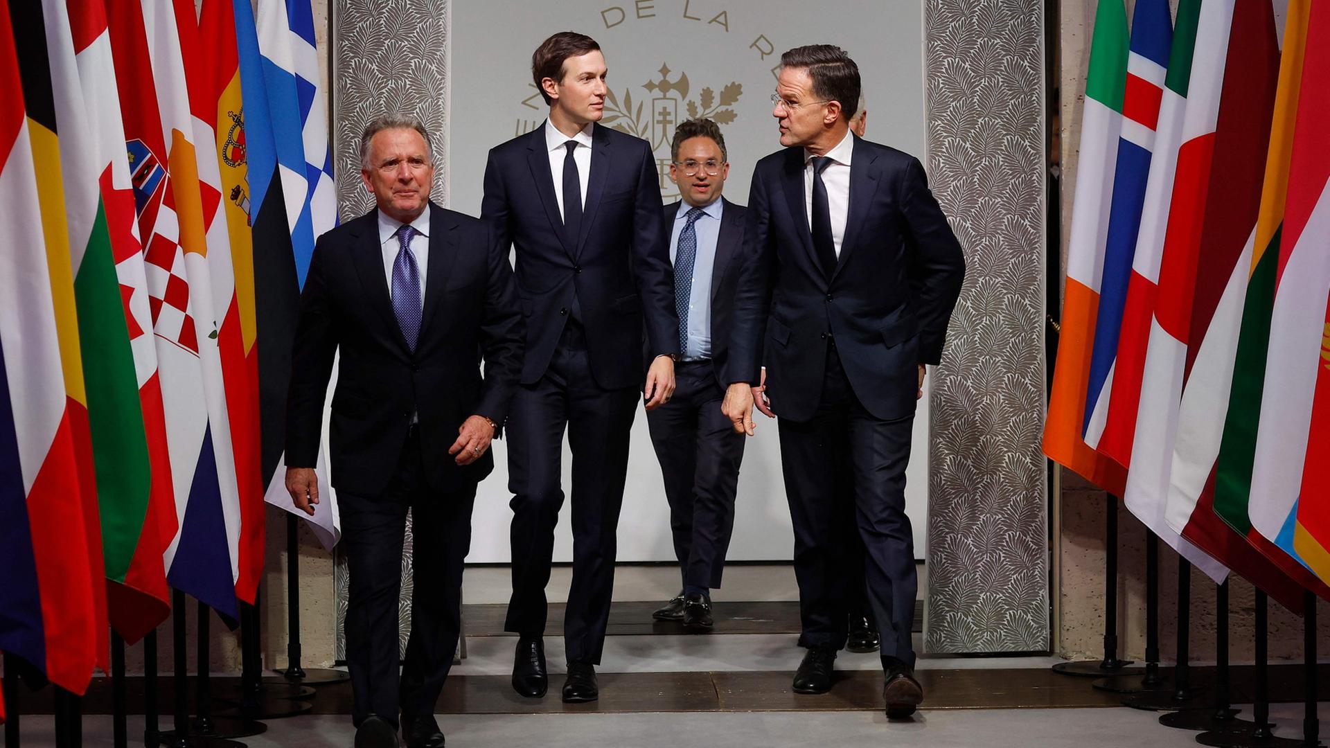 Jared Kushner,  Steve Witkoff und Mark Rutte in Paris  | AFP
