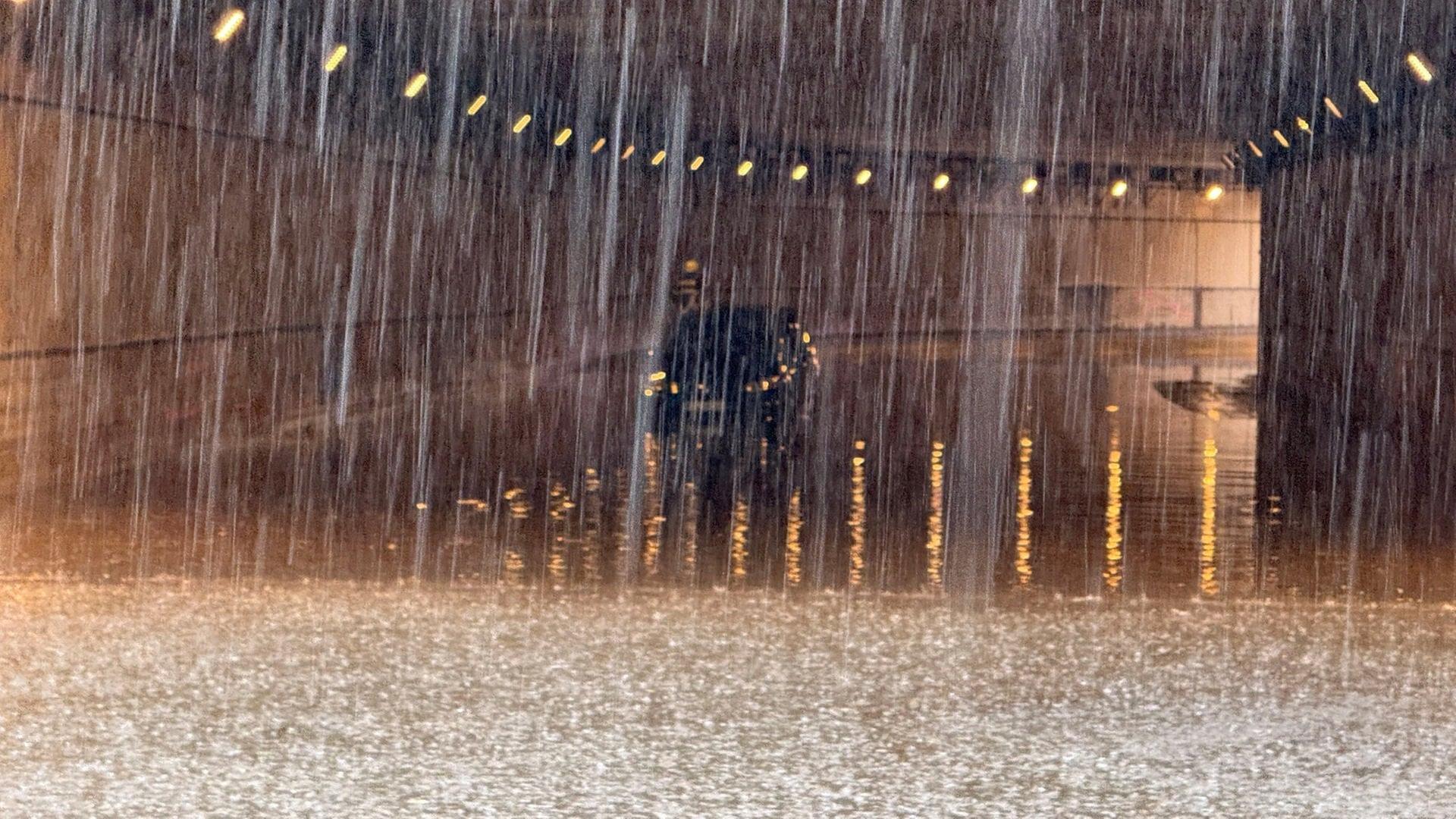 BW-Newsticker am Morgen: Starkregen, Gewitter und orkanartige Böen über BW, Weitgehend schlechte Sicht auf Mondfinsternis, SC Freiburg qualifiziert sich international