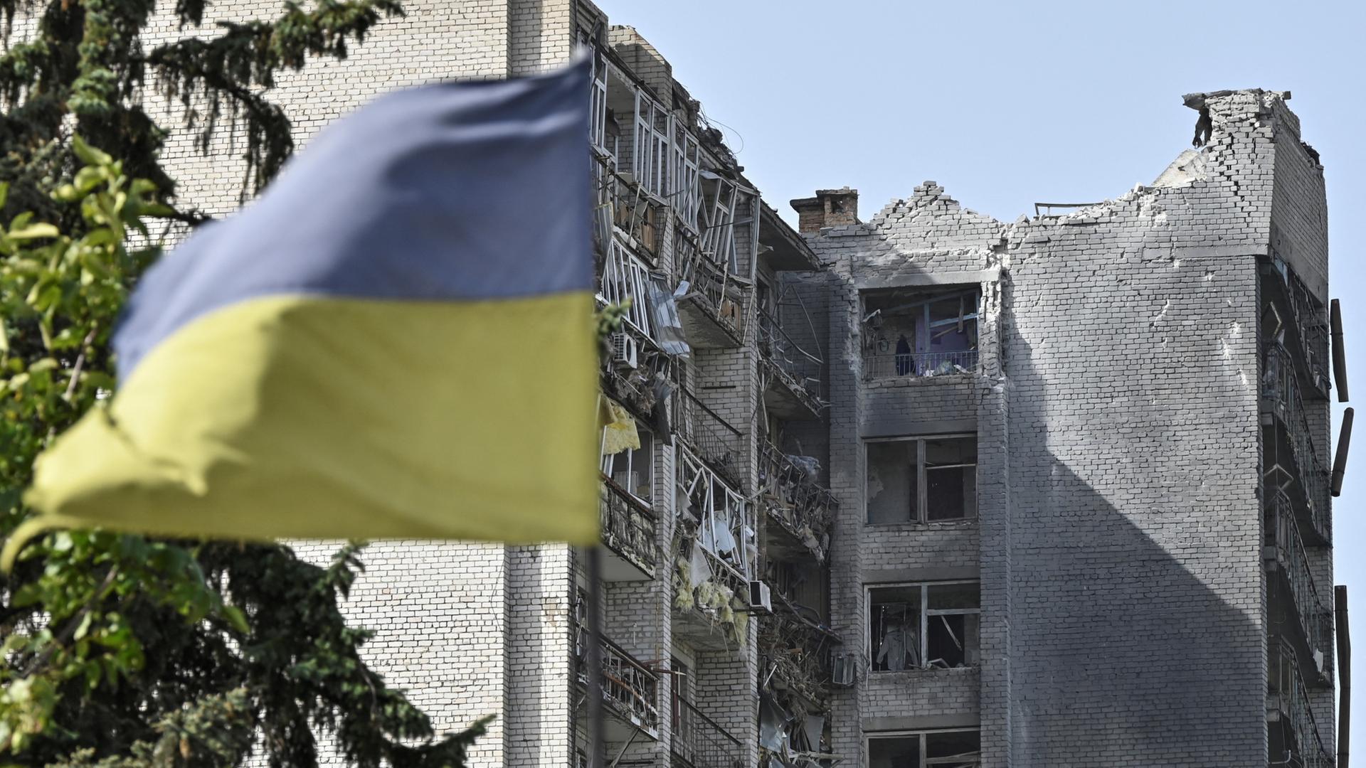 Ein bei einem Angriff beschädigtes Haus in Saporischschja, Ukraine.