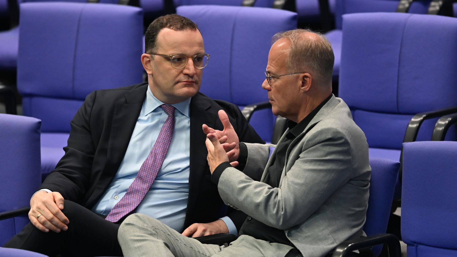 Jens Spahn und Matthias Miersch (Archivbild: 23.04.2026) | Markus Lenhardt/dpa