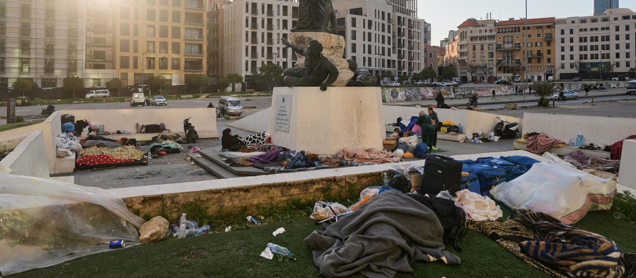 Vertriebene schlafen auf dem Märtyrerplatz in der Innenstadt von Beirut. 