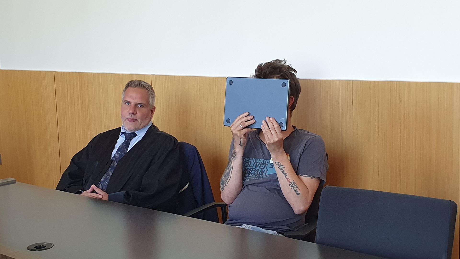 Urteil in Düsseldorf: Vater schlägt fünfjährigen Sohn vor Kindergarten