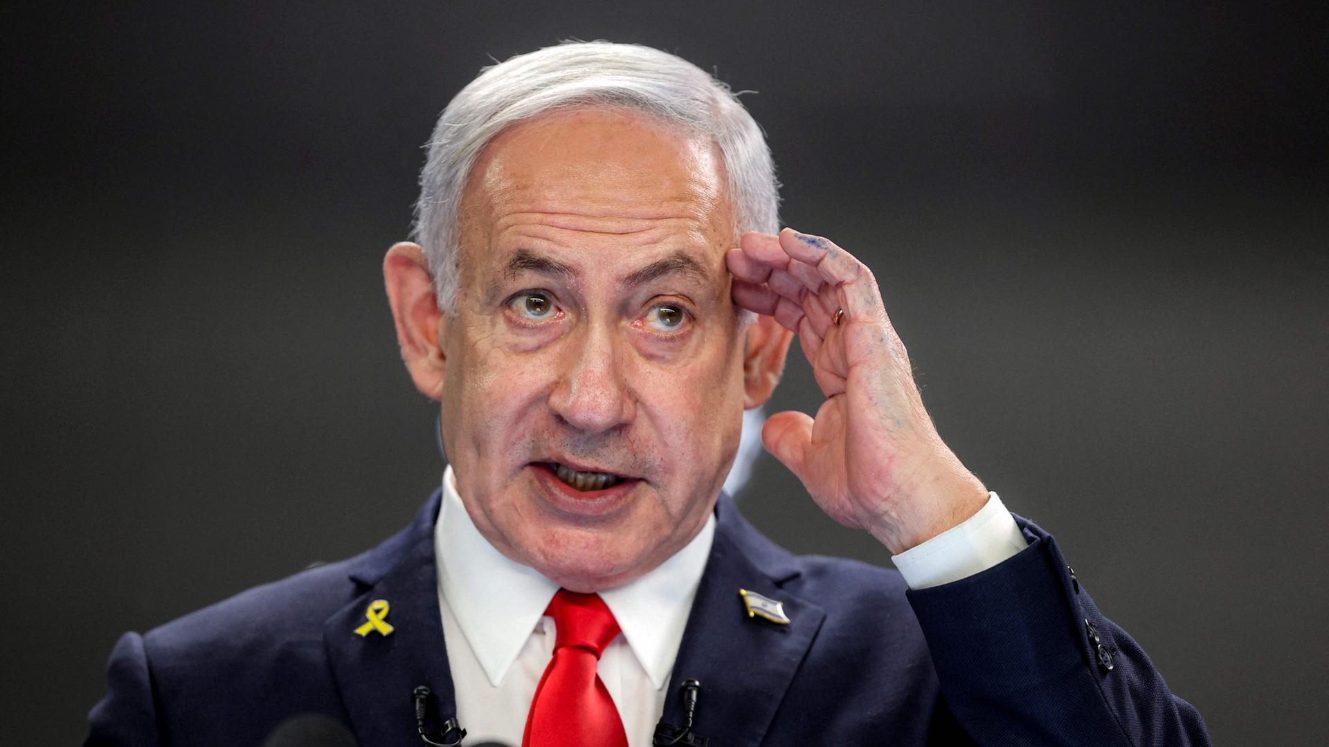 Israels Premier Netanjahu bei einer Pressekonferenz | AFP