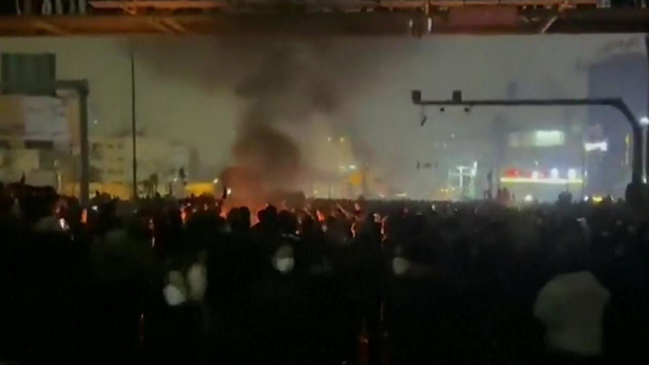 Massenproteste im Iran dauern an