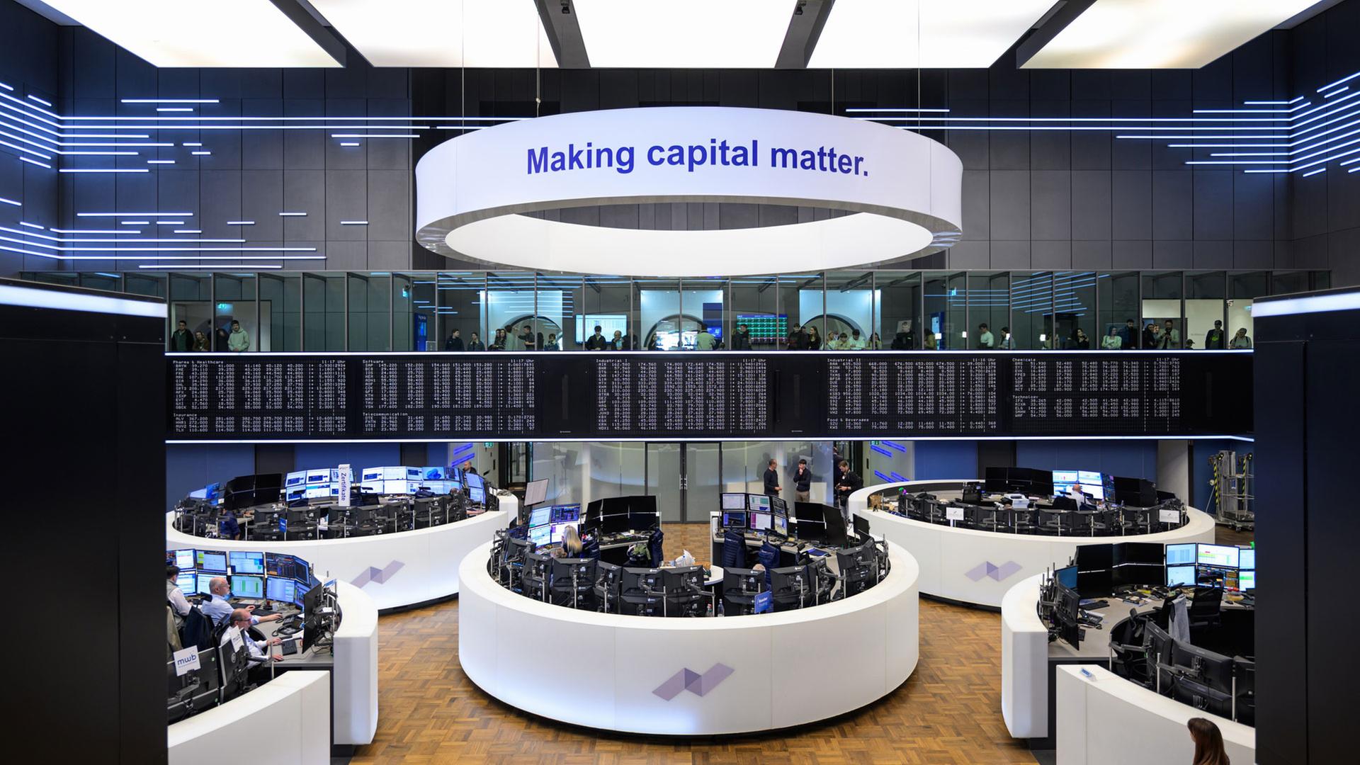 Blick auf das Börsenparkett der Frankfurter Börse. | picture alliance/dpa