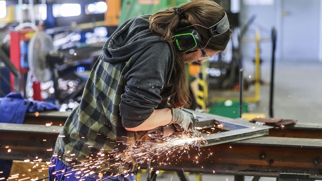 Berufsausbildung: Zahl der neuen Azubis sinkt weiter