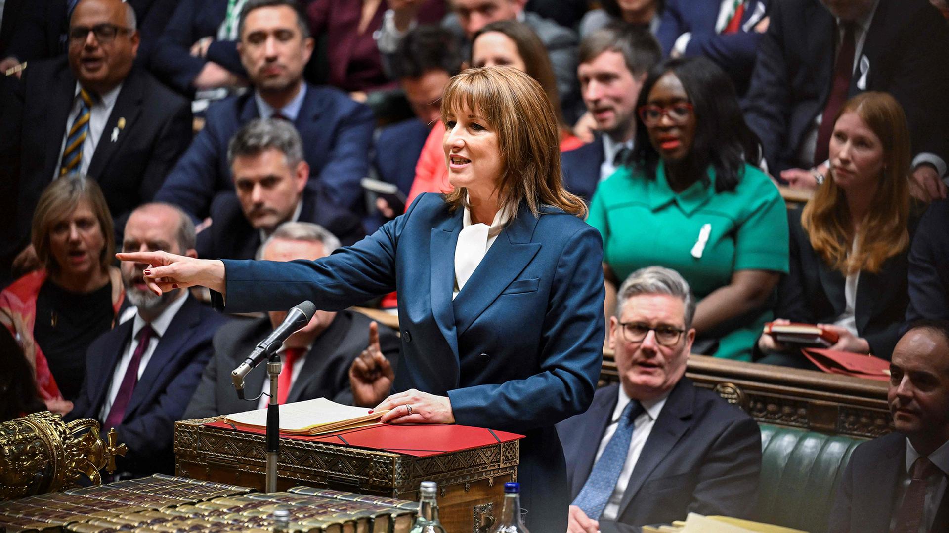 Neuer Haushalt: Labours Versuch mit der Quadratur des Kreises