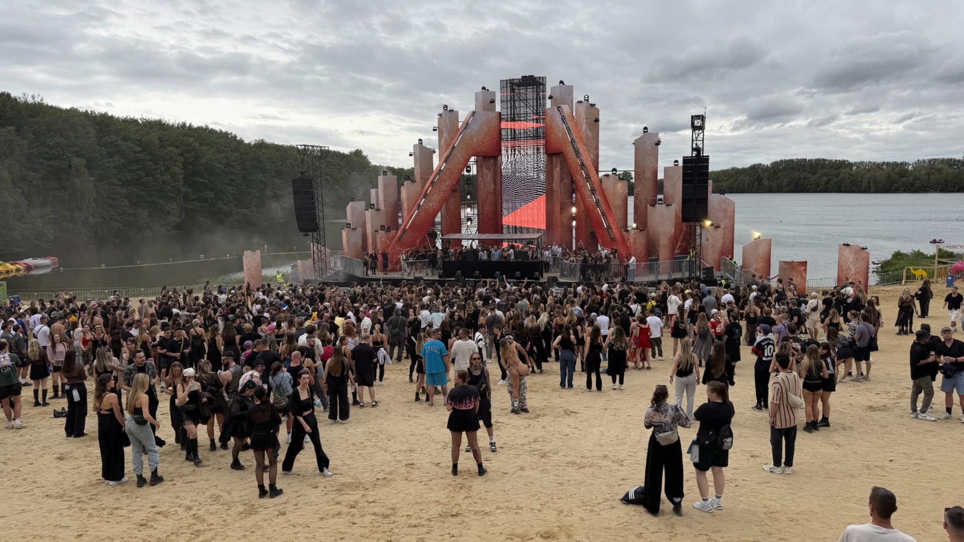 Tausende tanzten beim Nibirii-Festival