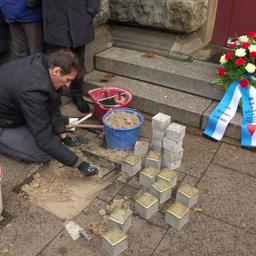 Neue Stolpersteine für NS-Zwangsarbeiter werden niedergelegt. 