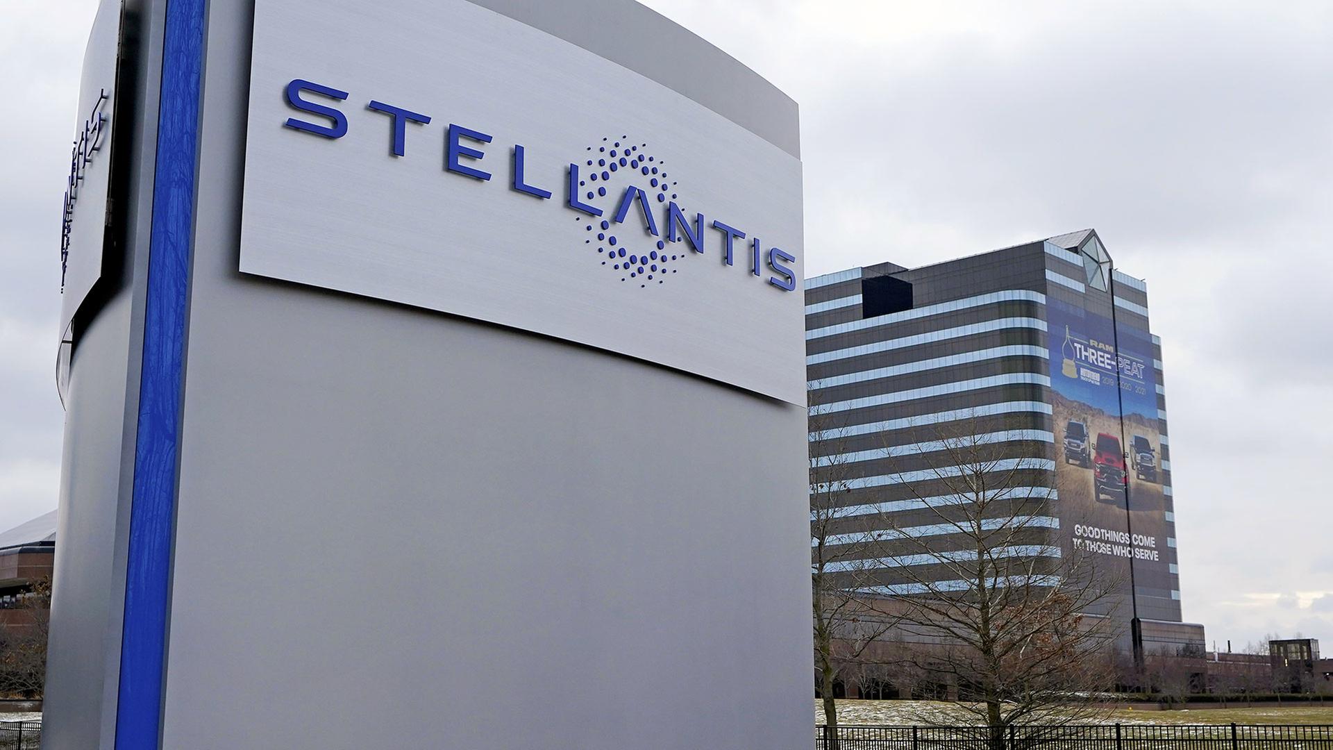 Schriftzug vor dem Chrysler Technology Center | 