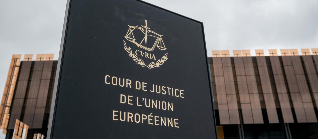 Ein Schild mit der Aufschrift 