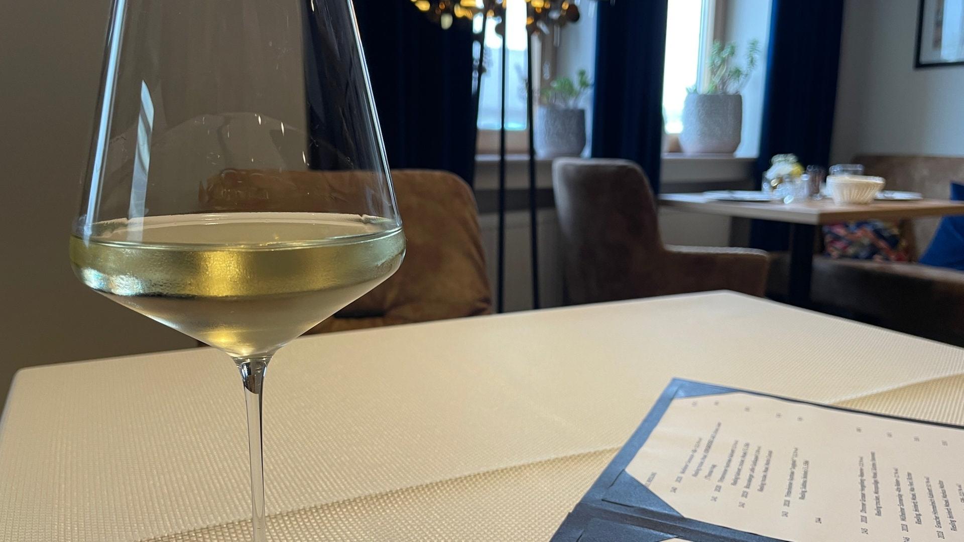 Wie der Alkoholfrei-Trend die Spitzengastronomie an der Mosel unter Druck setzt