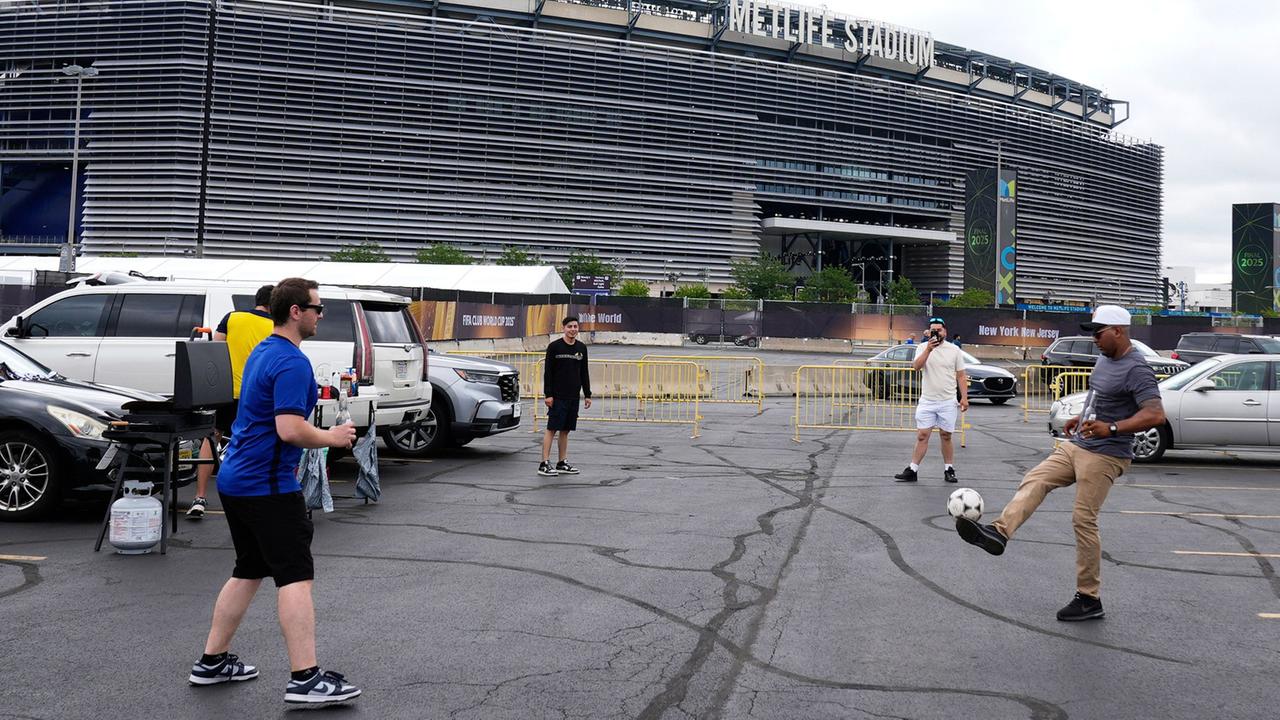 WM-Stadion in New Jersey: Teure Tickets, teure Züge, teure Parkplätze