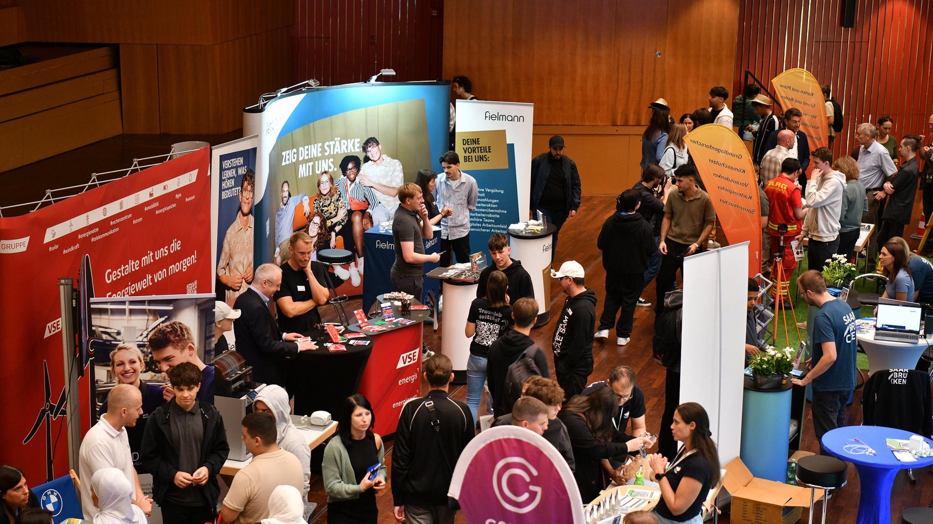 Über 100 Berufe auf Ausbildungsplatzmesse in der Saarbrücker Congresshalle entdecken