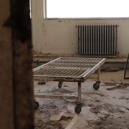 Ein Patientenzimmer des Harasta Militärkrankenhauses in Damaskus, Syrien.