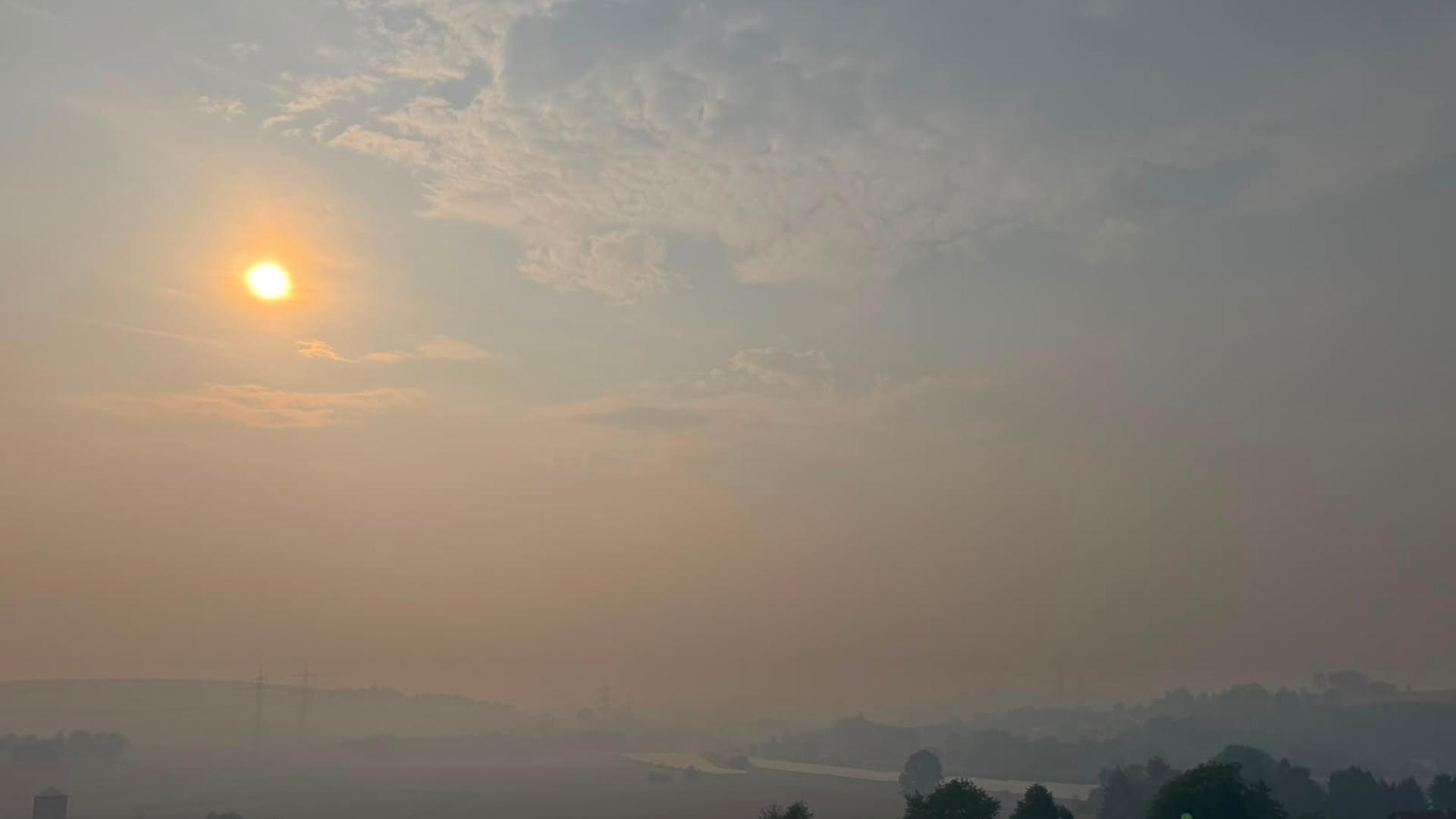 Rauchschwaden über dem Saarland: Keine Gefahr durch Brand in der Region