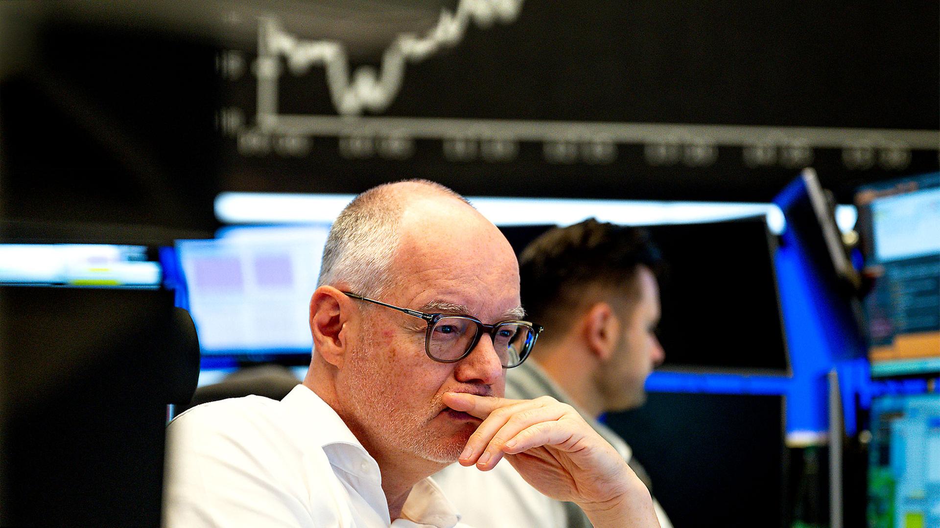 Börsenhändler an der Frankfurter Börse. | picture alliance / Eibner-Presse