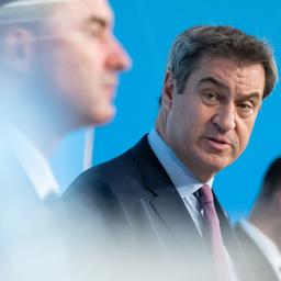 Bayerns Ministerpräsident Markus Söder spricht bei einer gemeinsamen Pressekonferenz mit Hubert Aiwanger