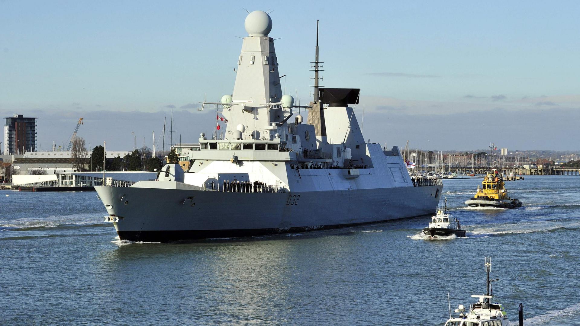 Ein britisches Marineschiff. | AFP