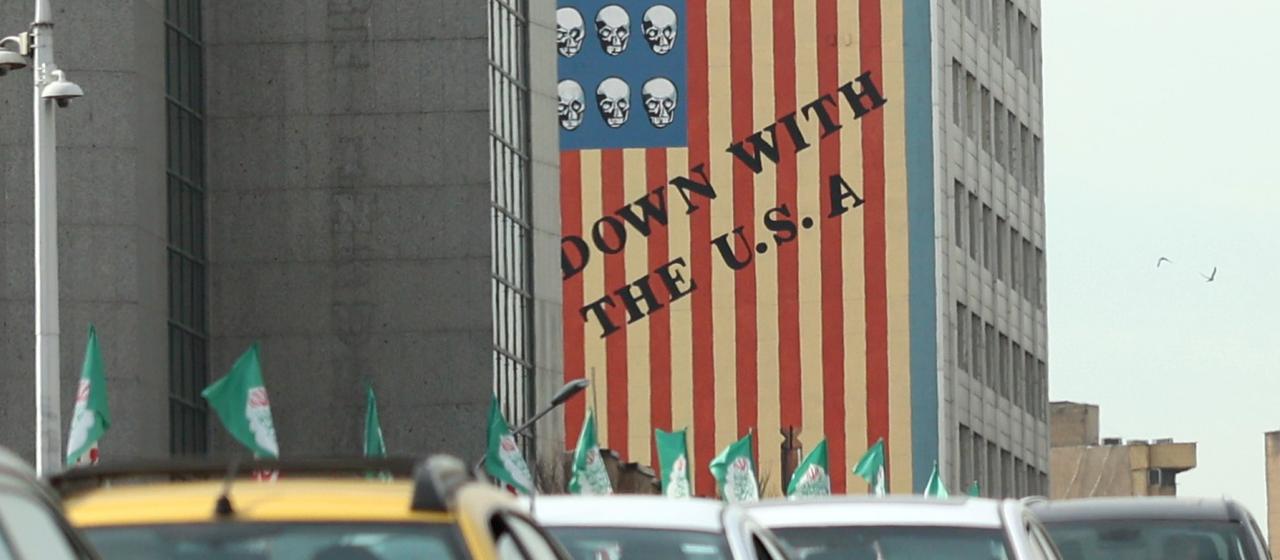 Ein Anti-USA-Werbeschild in Teheran