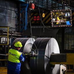 Ein Stahlarbeiter bei Liberty Steel in Düdelingen