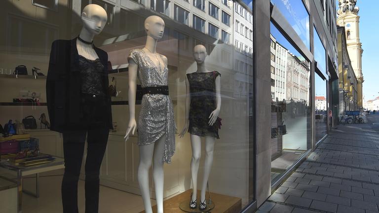 Schaufenster eines Modeladens 
