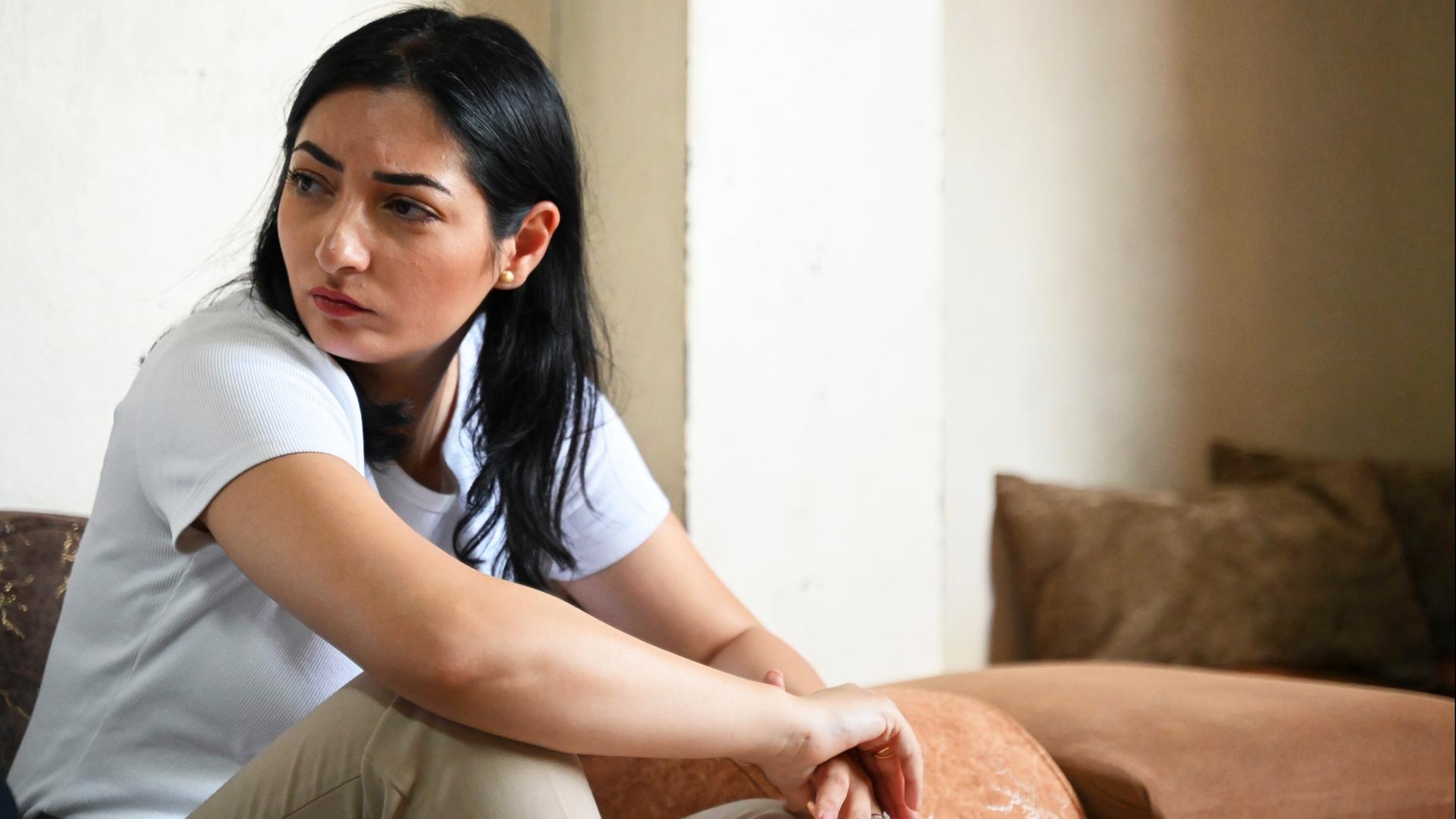 Reem Alabali Radovan besucht das UNRWA-Marka-Camp, in dem Geflüchtete aus Gaza leben. | dpa