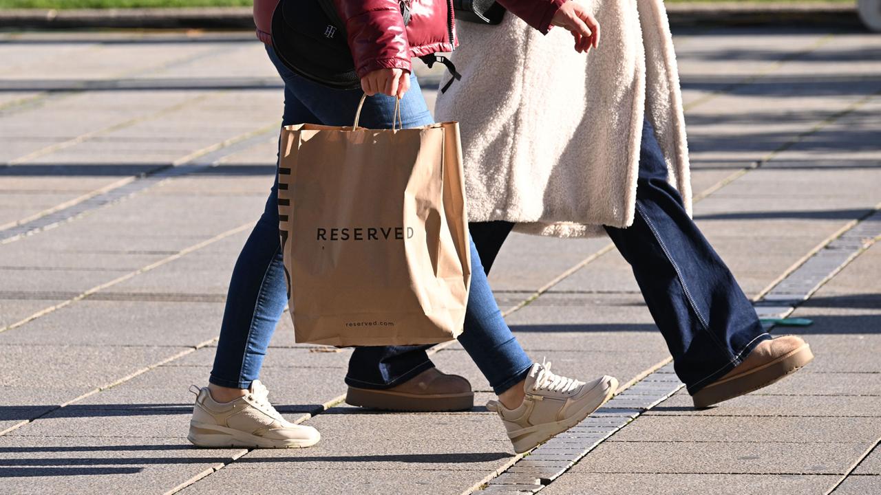 Konsumklima eingetrübt: Kauflust der Deutschen schwindet weiter