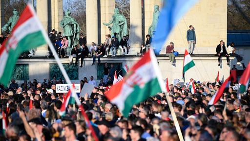 Großdemonstrationen läuten Wahlkampffinale ein