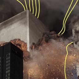 Rauch kommt aus einem der Türme des World Trade Centers.