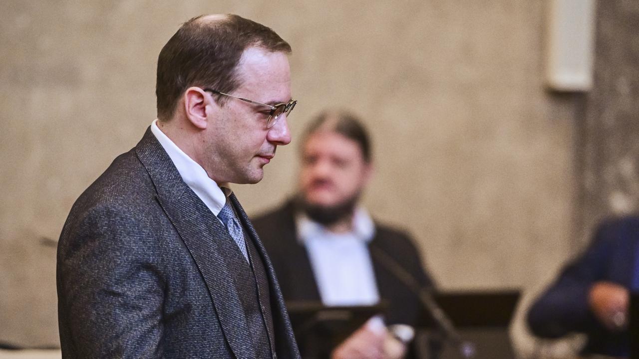 Bewährungsstrafe für Schauspieler Teichtmeister in Kinderpornografie-Prozess | tagesschau.de