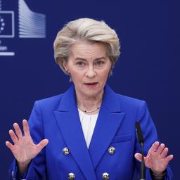 Ursula von der Leyen beantwortet Fragen von Medienvertretern in Brüssel (Belgien).