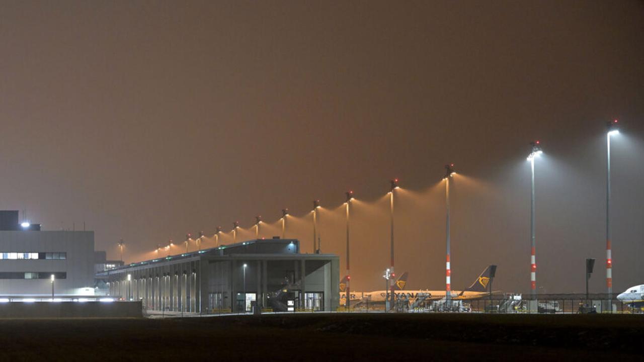 Betrieb am BER wegen Sichtung von Flugobjekten zweimal eingestellt