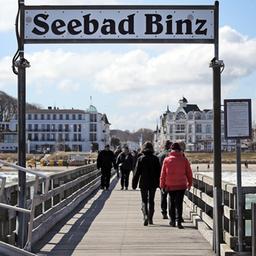 Seebrücke und Kurhaus Binz.