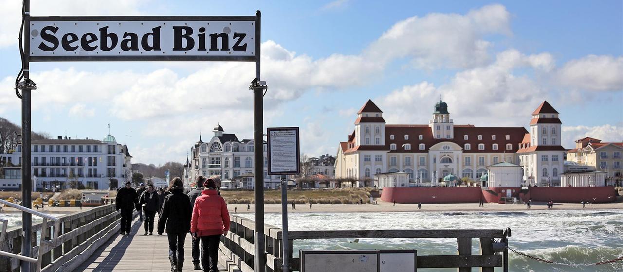 Seebrücke und Kurhaus Binz.