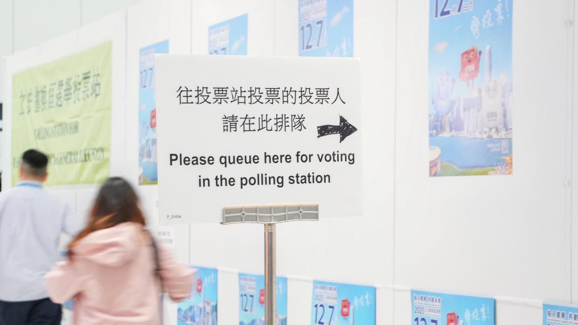 Hongkonger Parlamentswahl im Schatten der Brandkatastrophe Hongkonger Parlamentswahl im Schatten der Brandkatastrophe