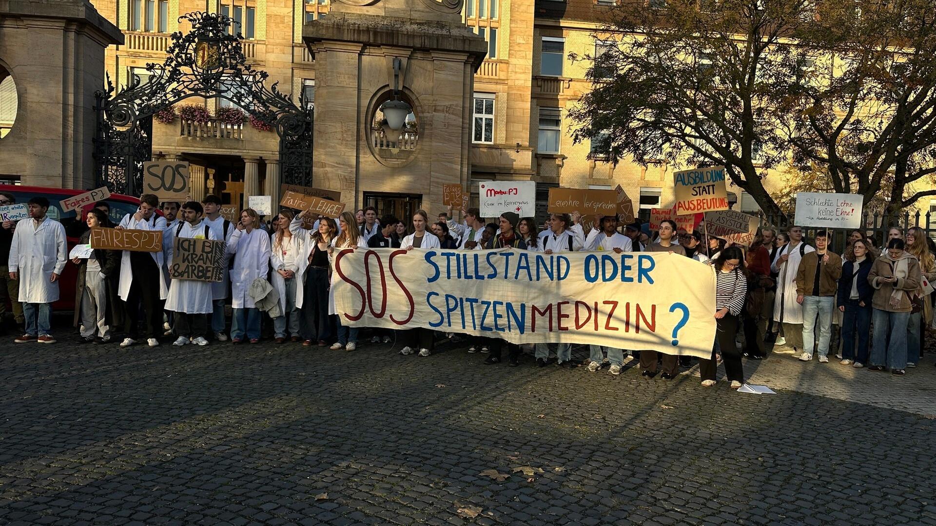 Medizinstudium in der Kritik: Studierende fordern zukunftsfähige Ausbildung