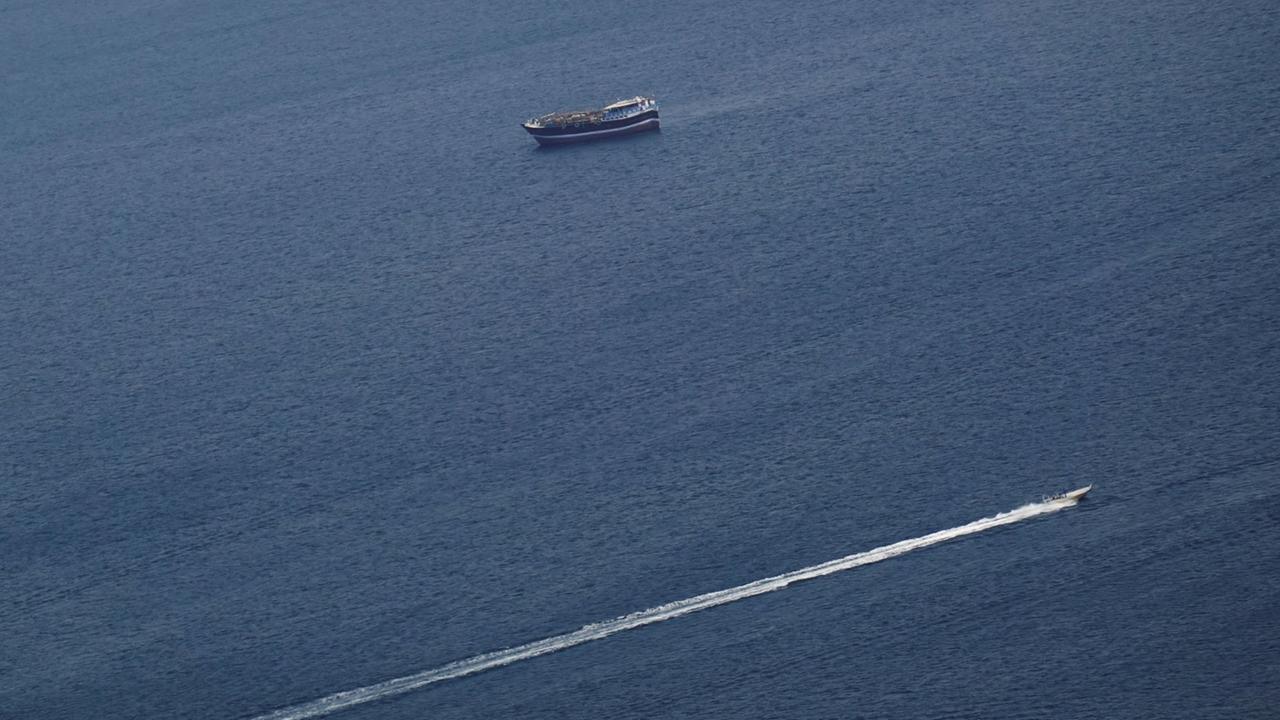 Straße von Hormus: Iran droht mit Angriffen auf Schiffe Straße von Hormus: Iran droht mit Angriffen auf Schiffe