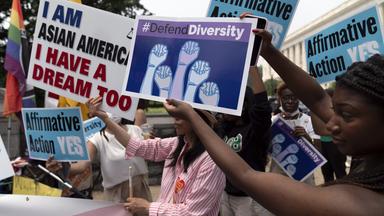 Demonstrierende vor dem Supreme Court.